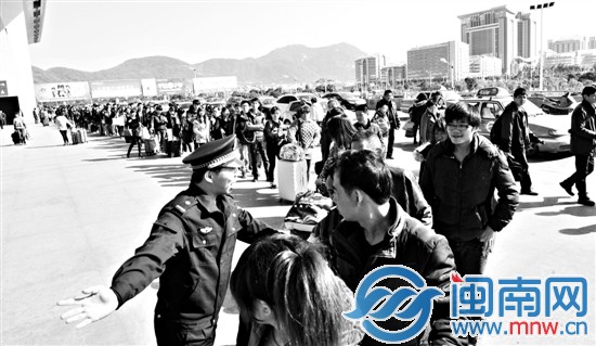 春运首日，全省公路发送220万人次。