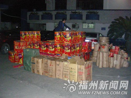福州仓山发现储存量最大爆竹窝