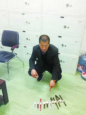 该男子涉嫌销售假冒伪劣产品被抓