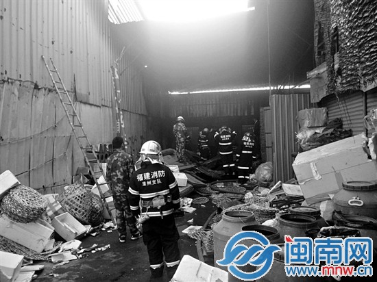 消防赶到，明火已基本被厝边们扑灭
