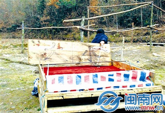 深山赌场 日赌资上千万