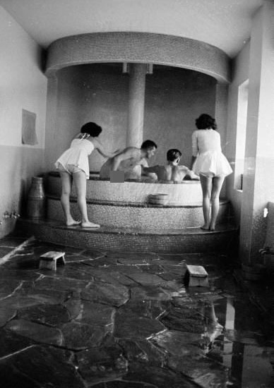 记录50年代日本陪浴小姐