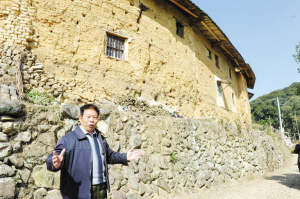 榜眼府理事会理事长黄仰东讲述永平楼的传奇故事