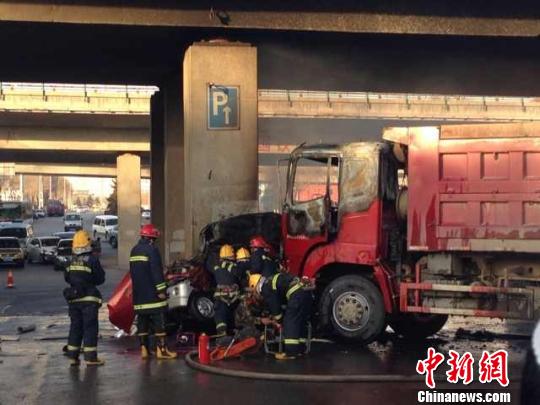 图为事故发生现场2