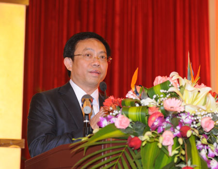 晋江市市委书记陈荣法