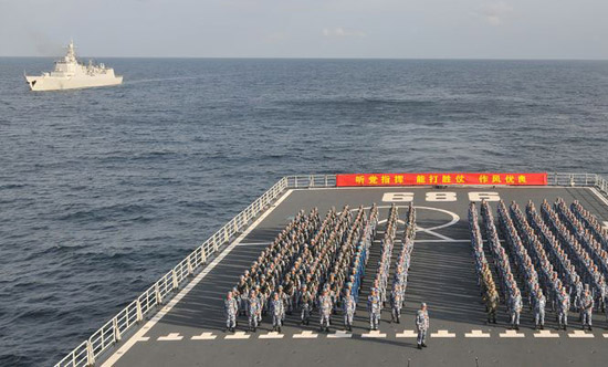 中国海军南海舰队远海训练编队巡航曾母暗沙