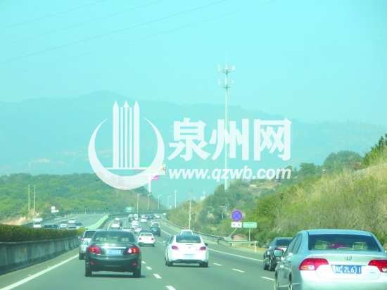 昨日上午，泉三高速公路南安段车流量平稳。