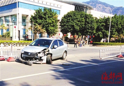 从浙江来榕自驾游的小车