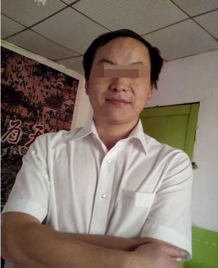黄某遭情妇微博发裸照举报