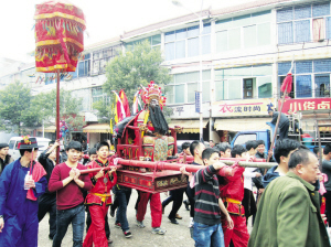 龙海市程溪镇下叶村庙会祭拜三国张飞