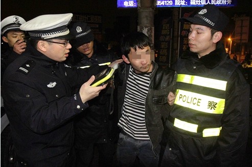 节后交通安全违法大整治 12人喝酒开车被查