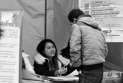月薪8000元难求合适技工 福州节后招聘遇冷