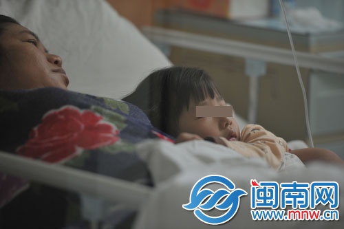 4岁的小女儿陈欣烨转出ICU