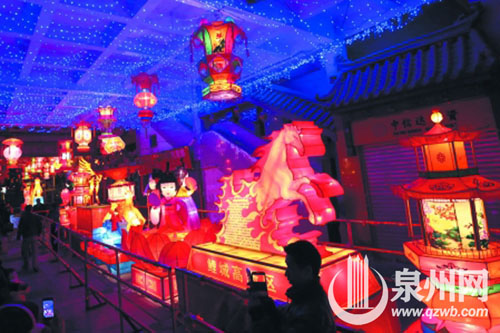 大型灯座昨晚试亮灯