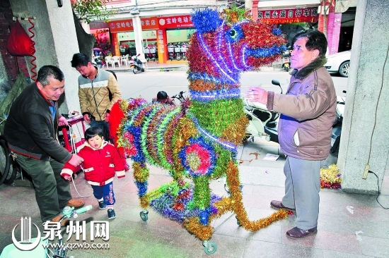 这匹一人多高的花马