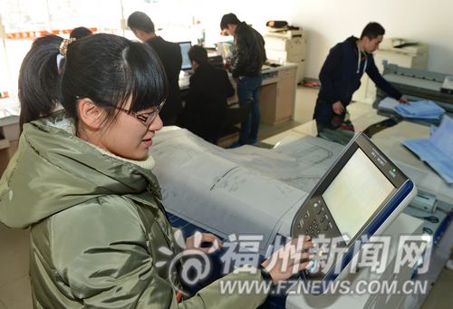 90后女生开起图文工作室　提前半年实现收支平衡