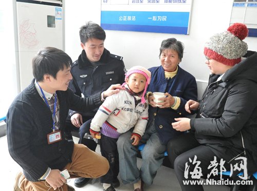 依姆带着4岁孙子走失 福州车友全城大搜索