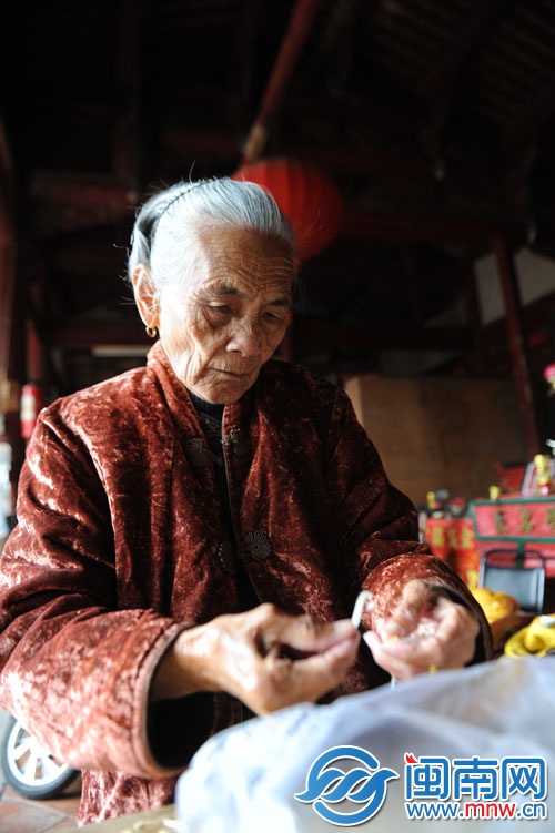 已经89岁的尤阿婆身体硬朗，夸赞儿孙孝顺