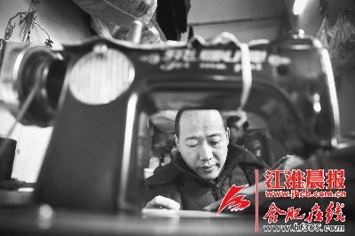 男子做裁缝30年不改行