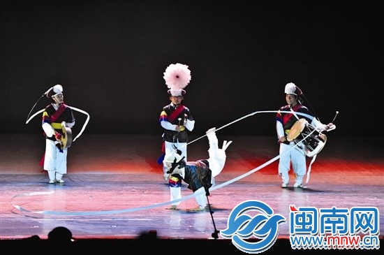 韩国传统民乐节目《巫戏》