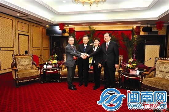 泉州市委书记黄少萍、市长郑新聪和光州东亚文化之都 