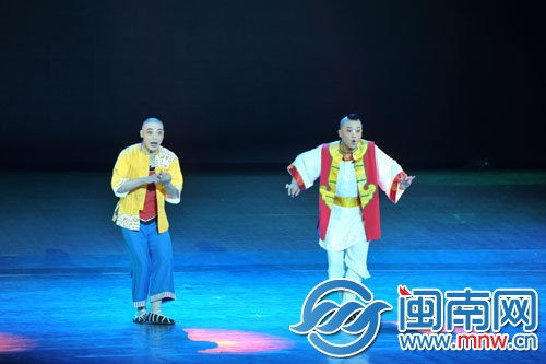 高甲戏表演《古城迎盛世》