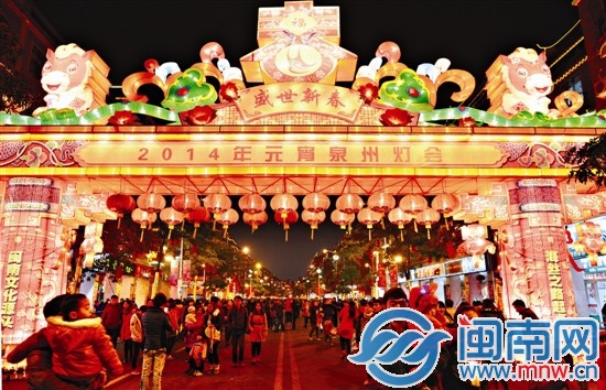 新门街灯会迎来首波高峰