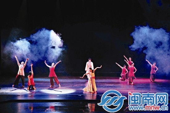 优美的韩国舞蹈《鹊枕》