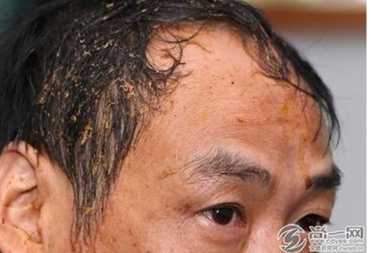 常德汽车机电学校 校长被泼粪