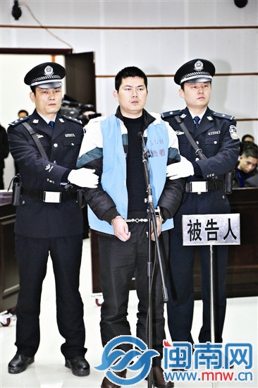 广西枪杀孕妇民警 一审判死