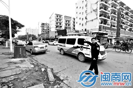 李贵明讲述漏电的情况，并在现场守到凌晨3点多才离开