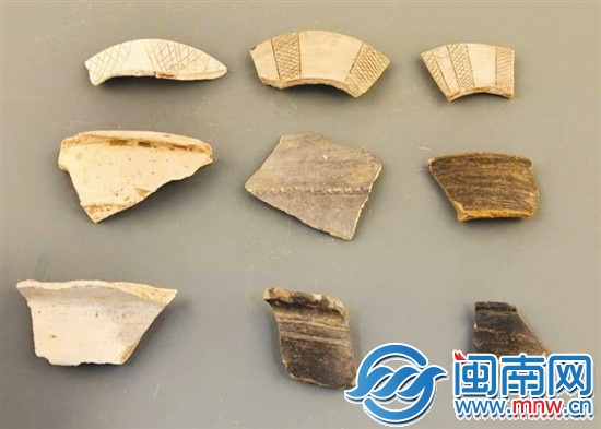 南山遗址发现大量磨光白陶、黑陶片