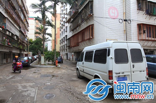 消防通道停着小车