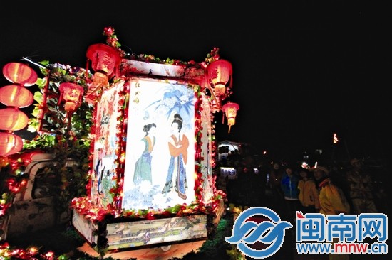仕女图亮灯