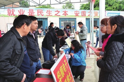 福清近万普工岗位空缺 工资普涨300-500元仍难招人