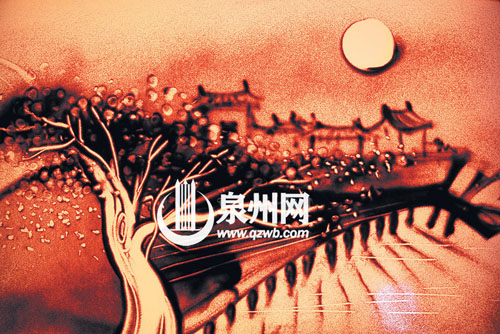 这幅沙画作品由多种复杂的画面构成