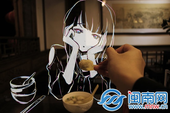 “好困……吃不下了。”