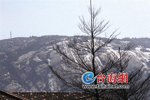 漳州南太武山现冰山奇观