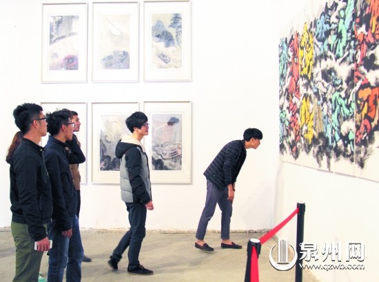 泉州师范学院学生欣赏名家作品