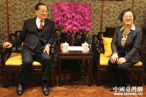 月26日,全国政协副主席、台盟中央主席林文漪在北京 