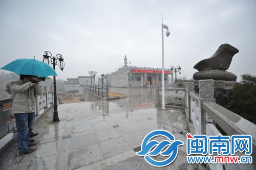 佳云公园已基本完工，图为园中观世音广场