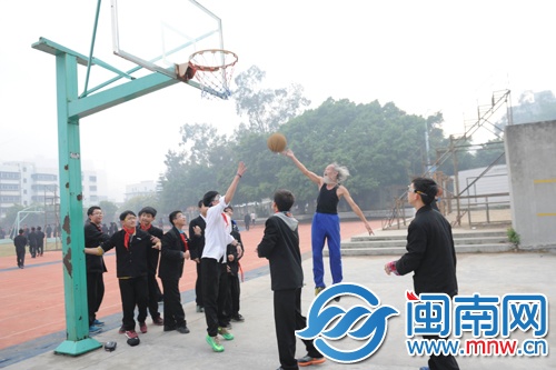晋江篮球爷爷2