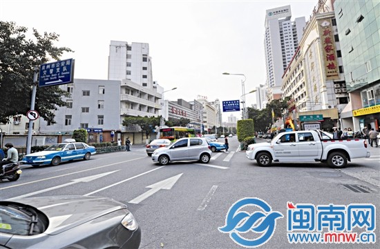 一车闯禁 可致交通滞留10分钟