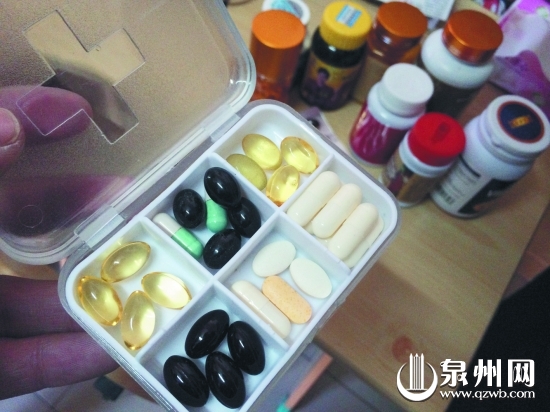 李韦天每天要吃9种保健品
