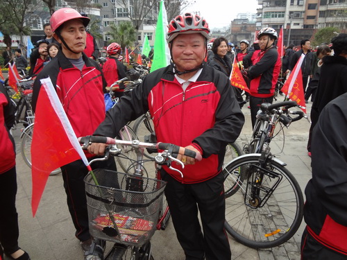 78岁骑友邵长和