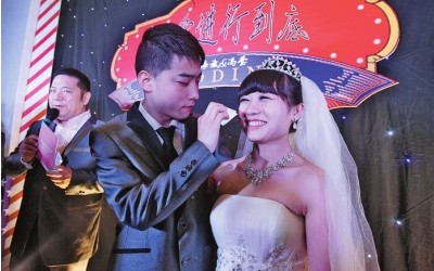 患癌女孩生命进入倒计时 男友与其举行婚礼