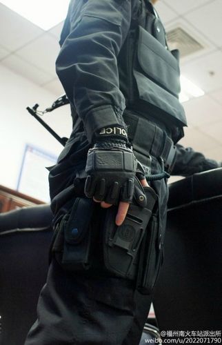 帅气民警
