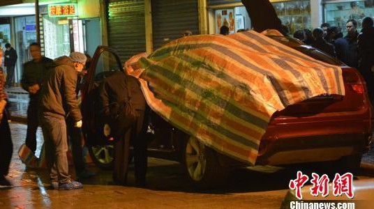 桂林象山区一女子在宝马车中被捅死 凶手正被缉捕