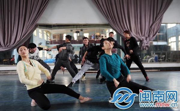 这几天，演员们正在抓紧彩排