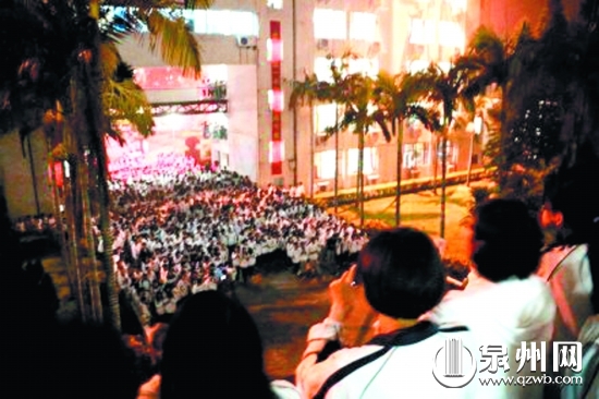 泉州一中喊楼现场